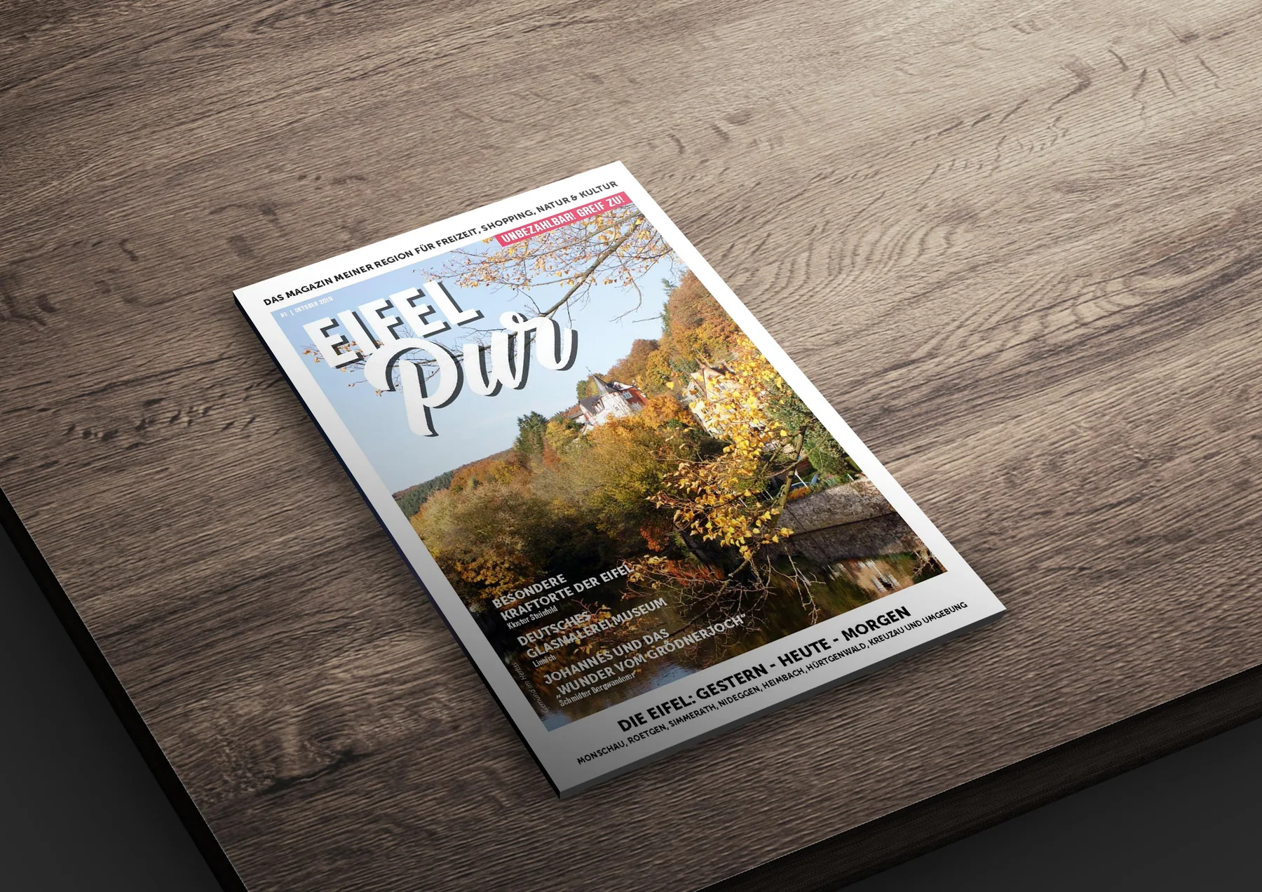 Eifel Pur Ausgabe 1 — Cover-Mockup auf Holztisch, Studio-Setting, Editorial Design von Emrach aus Aachen